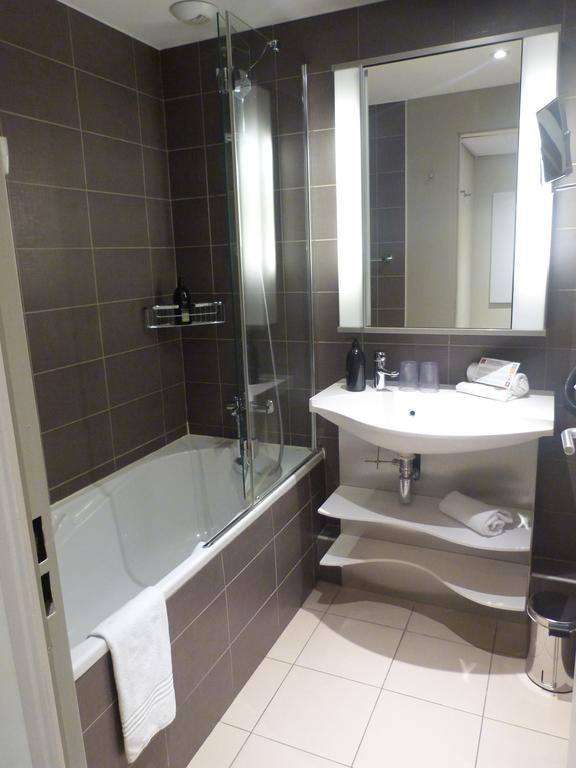 Studio (2 persons),1679562725:JPEG